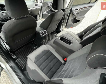 Серый Фольксваген Гольф, объемом двигателя 1.97 л и пробегом 300 тыс. км за 10700 $, фото 49 на Automoto.ua