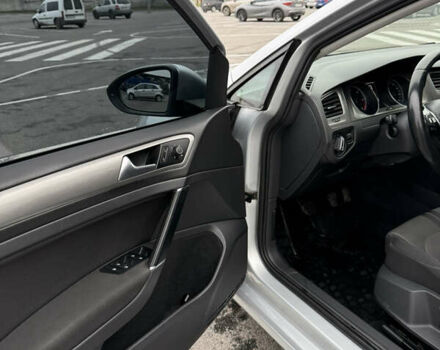 Серый Фольксваген Гольф, объемом двигателя 1.6 л и пробегом 217 тыс. км за 11500 $, фото 10 на Automoto.ua