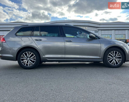 Серый Фольксваген Гольф, объемом двигателя 1.6 л и пробегом 251 тыс. км за 13500 $, фото 4 на Automoto.ua