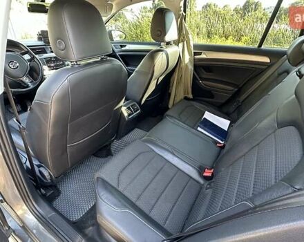 Серый Фольксваген Гольф, объемом двигателя 1.6 л и пробегом 230 тыс. км за 12900 $, фото 3 на Automoto.ua