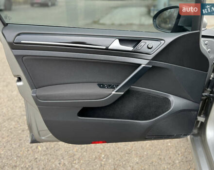 Серый Фольксваген Гольф, объемом двигателя 1.97 л и пробегом 300 тыс. км за 10700 $, фото 60 на Automoto.ua