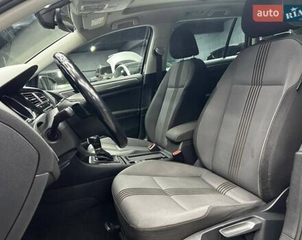 Серый Фольксваген Гольф, объемом двигателя 2 л и пробегом 213 тыс. км за 13300 $, фото 12 на Automoto.ua