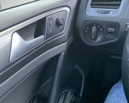 Серый Фольксваген Гольф, объемом двигателя 1.6 л и пробегом 298 тыс. км за 9900 $, фото 12 на Automoto.ua