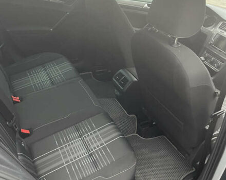 Серый Фольксваген Гольф, объемом двигателя 1.6 л и пробегом 331 тыс. км за 11200 $, фото 7 на Automoto.ua