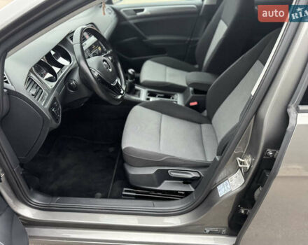 Серый Фольксваген Гольф, объемом двигателя 1.6 л и пробегом 247 тыс. км за 10800 $, фото 16 на Automoto.ua