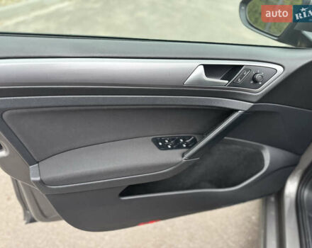 Серый Фольксваген Гольф, объемом двигателя 1.6 л и пробегом 247 тыс. км за 10800 $, фото 12 на Automoto.ua