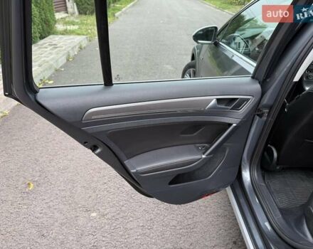 Серый Фольксваген Гольф, объемом двигателя 1.8 л и пробегом 199 тыс. км за 12200 $, фото 31 на Automoto.ua