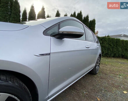 Серый Фольксваген Гольф, объемом двигателя 1.6 л и пробегом 237 тыс. км за 12200 $, фото 5 на Automoto.ua