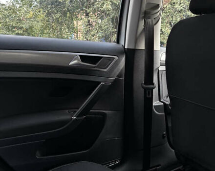 Серый Фольксваген Гольф, объемом двигателя 1.6 л и пробегом 250 тыс. км за 11200 $, фото 21 на Automoto.ua