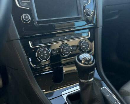 Серый Фольксваген Гольф, объемом двигателя 1.6 л и пробегом 218 тыс. км за 12900 $, фото 10 на Automoto.ua