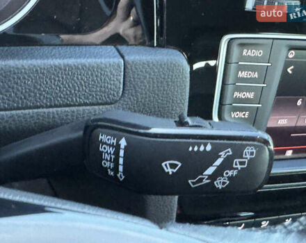 Сірий Фольксваген Гольф, об'ємом двигуна 1.6 л та пробігом 335 тис. км за 11999 $, фото 53 на Automoto.ua