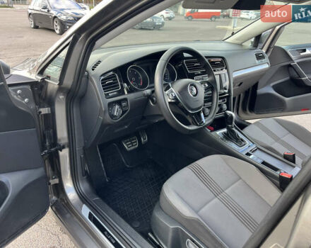 Серый Фольксваген Гольф, объемом двигателя 1.6 л и пробегом 251 тыс. км за 13500 $, фото 19 на Automoto.ua