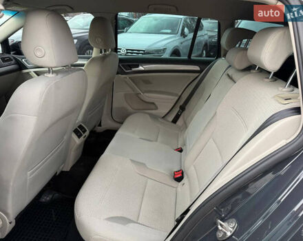 Серый Фольксваген Гольф, объемом двигателя 1.6 л и пробегом 272 тыс. км за 11200 $, фото 21 на Automoto.ua