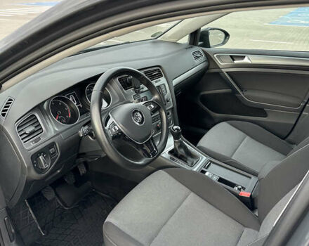 Серый Фольксваген Гольф, объемом двигателя 1.6 л и пробегом 290 тыс. км за 10800 $, фото 12 на Automoto.ua