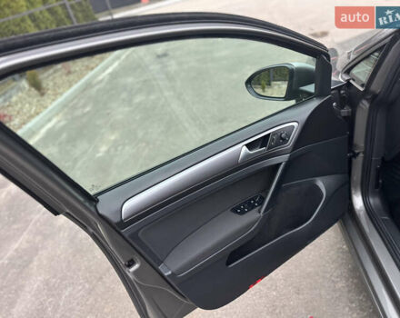 Серый Фольксваген Гольф, объемом двигателя 1.6 л и пробегом 247 тыс. км за 10800 $, фото 11 на Automoto.ua