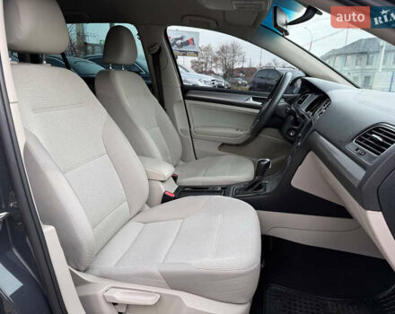 Серый Фольксваген Гольф, объемом двигателя 1.6 л и пробегом 272 тыс. км за 11200 $, фото 17 на Automoto.ua