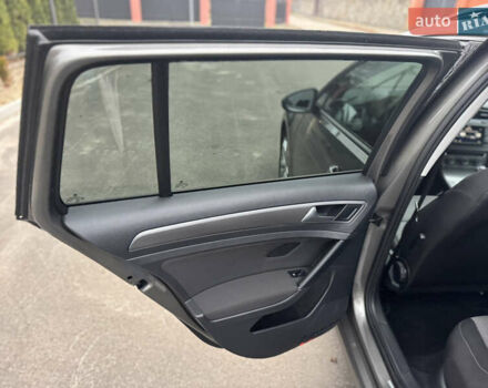 Серый Фольксваген Гольф, объемом двигателя 1.6 л и пробегом 247 тыс. км за 10800 $, фото 32 на Automoto.ua