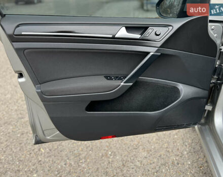 Серый Фольксваген Гольф, объемом двигателя 1.97 л и пробегом 300 тыс. км за 10700 $, фото 69 на Automoto.ua