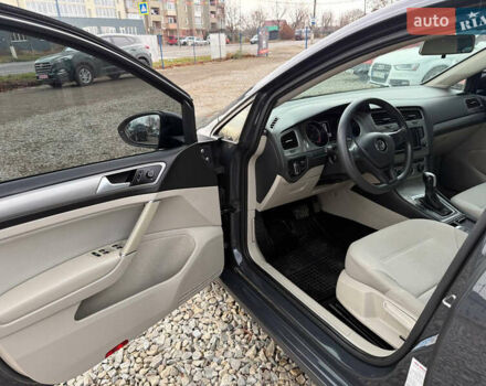 Серый Фольксваген Гольф, объемом двигателя 1.6 л и пробегом 272 тыс. км за 11200 $, фото 10 на Automoto.ua