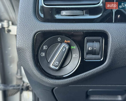 Сірий Фольксваген Гольф, об'ємом двигуна 1.6 л та пробігом 335 тис. км за 11999 $, фото 51 на Automoto.ua