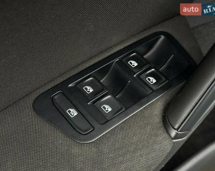 Серый Фольксваген Гольф, объемом двигателя 1.6 л и пробегом 207 тыс. км за 9300 $, фото 29 на Automoto.ua