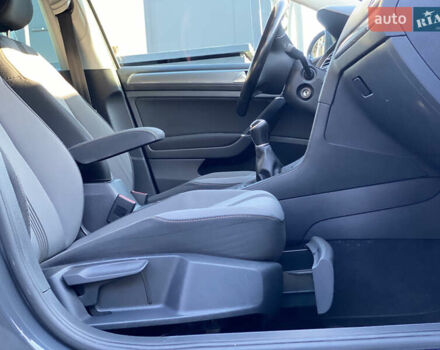 Серый Фольксваген Гольф, объемом двигателя 1.6 л и пробегом 249 тыс. км за 11299 $, фото 59 на Automoto.ua