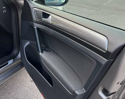 Серый Фольксваген Гольф, объемом двигателя 1.6 л и пробегом 251 тыс. км за 13500 $, фото 21 на Automoto.ua