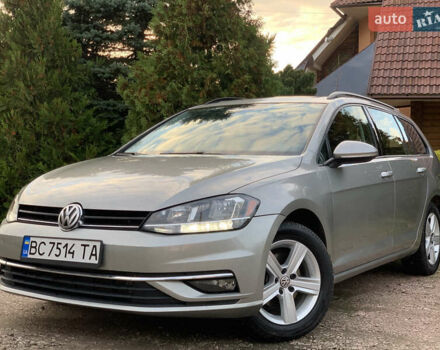 Фольксваген Гольф 2017 в Дрогобыче на Automoto.ua Серый Фольксваген Гольф, объемом двигателя 1.8 л и пробегом 108 тыс. км за 12500 $, фото 1 на Automoto.ua
