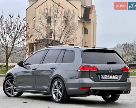 Серый Фольксваген Гольф, объемом двигателя 1.97 л и пробегом 284 тыс. км за 13500 $, фото 4 на Automoto.ua