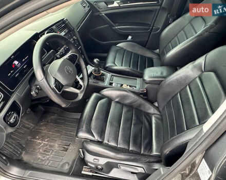 Серый Фольксваген Гольф, объемом двигателя 1.97 л и пробегом 284 тыс. км за 13500 $, фото 20 на Automoto.ua