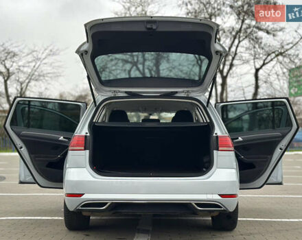 Серый Фольксваген Гольф, объемом двигателя 1.8 л и пробегом 100 тыс. км за 12700 $, фото 27 на Automoto.ua