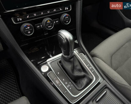 Серый Фольксваген Гольф, объемом двигателя 1.97 л и пробегом 330 тыс. км за 14000 $, фото 21 на Automoto.ua