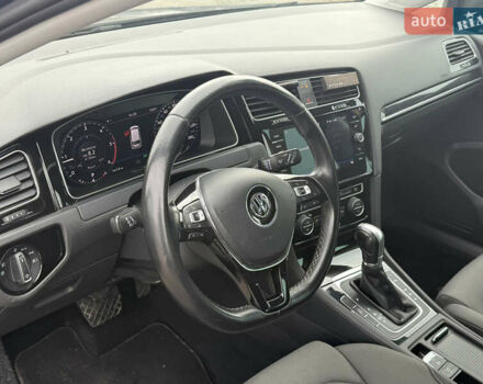 Серый Фольксваген Гольф, объемом двигателя 1.6 л и пробегом 253 тыс. км за 12700 $, фото 46 на Automoto.ua