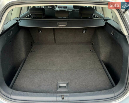 Серый Фольксваген Гольф, объемом двигателя 1.6 л и пробегом 239 тыс. км за 10900 $, фото 8 на Automoto.ua