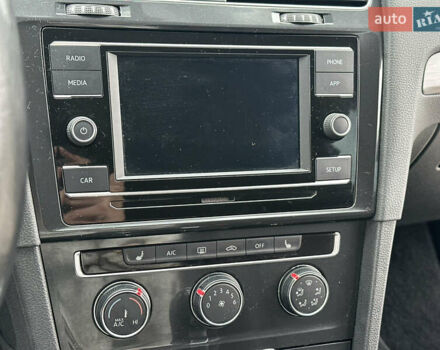 Серый Фольксваген Гольф, объемом двигателя 1.8 л и пробегом 100 тыс. км за 12700 $, фото 68 на Automoto.ua