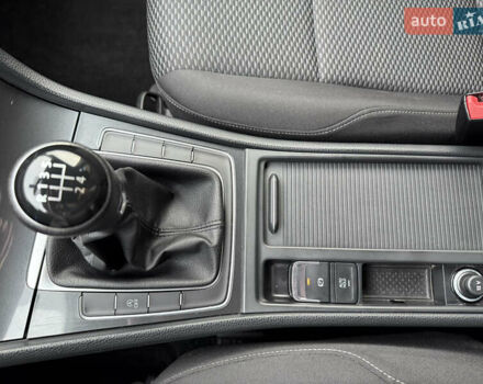 Сірий Фольксваген Гольф, об'ємом двигуна 1.6 л та пробігом 239 тис. км за 12000 $, фото 23 на Automoto.ua