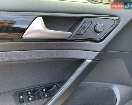 Серый Фольксваген Гольф, объемом двигателя 2 л и пробегом 237 тыс. км за 17999 $, фото 24 на Automoto.ua