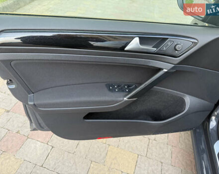 Серый Фольксваген Гольф, объемом двигателя 1.6 л и пробегом 221 тыс. км за 13950 $, фото 37 на Automoto.ua