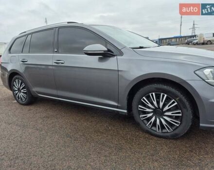 Серый Фольксваген Гольф, объемом двигателя 1.97 л и пробегом 300 тыс. км за 11000 $, фото 2 на Automoto.ua