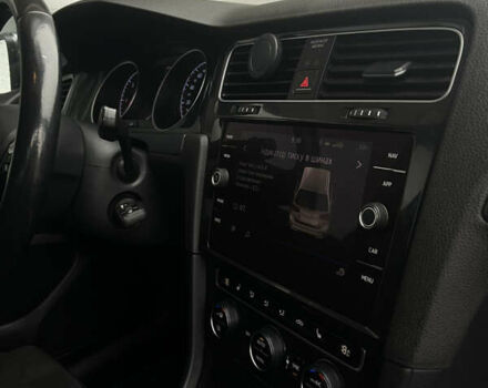 Серый Фольксваген Гольф, объемом двигателя 1.6 л и пробегом 241 тыс. км за 12400 $, фото 24 на Automoto.ua