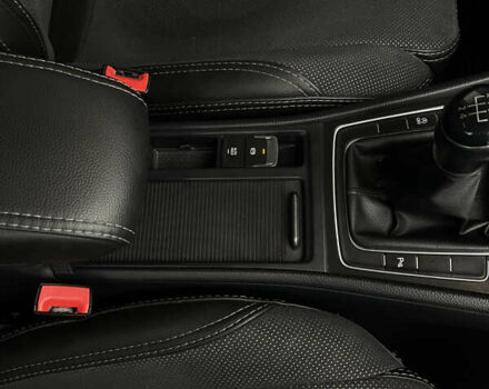 Серый Фольксваген Гольф, объемом двигателя 1.6 л и пробегом 241 тыс. км за 12400 $, фото 32 на Automoto.ua