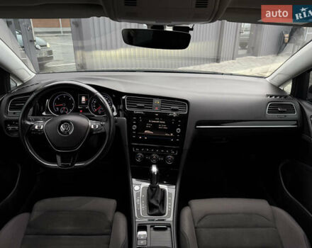 Серый Фольксваген Гольф, объемом двигателя 1.97 л и пробегом 330 тыс. км за 14000 $, фото 16 на Automoto.ua