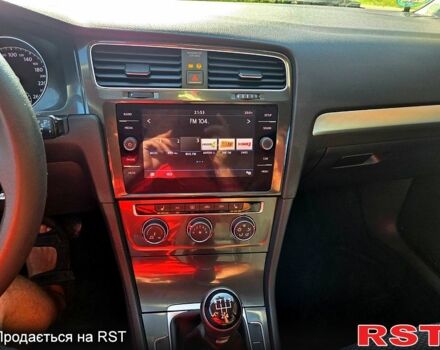 Серый Фольксваген Гольф, объемом двигателя 1.6 л и пробегом 239 тыс. км за 11900 $, фото 6 на Automoto.ua