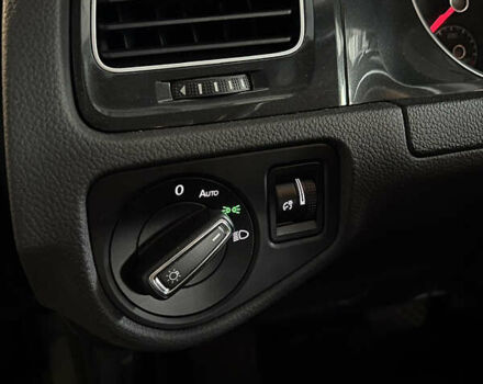 Серый Фольксваген Гольф, объемом двигателя 1.8 л и пробегом 73 тыс. км за 11000 $, фото 15 на Automoto.ua