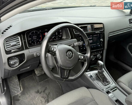 Серый Фольксваген Гольф, объемом двигателя 1.6 л и пробегом 253 тыс. км за 12700 $, фото 35 на Automoto.ua