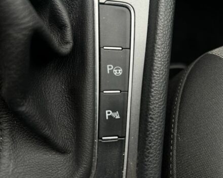 Сірий Фольксваген Гольф, об'ємом двигуна 1.6 л та пробігом 237 тис. км за 10900 $, фото 20 на Automoto.ua