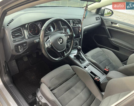 Серый Фольксваген Гольф, объемом двигателя 1.6 л и пробегом 215 тыс. км за 13500 $, фото 6 на Automoto.ua