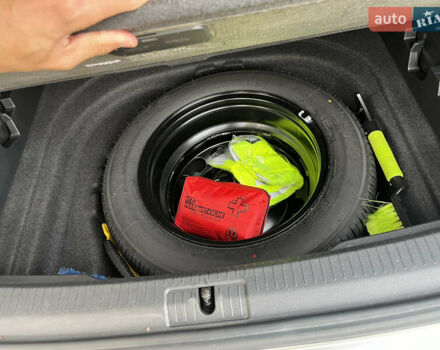 Серый Фольксваген Гольф, объемом двигателя 1.6 л и пробегом 215 тыс. км за 13500 $, фото 8 на Automoto.ua