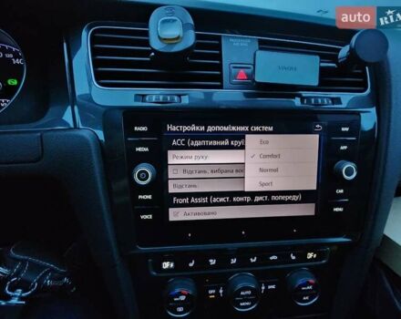 Серый Фольксваген Гольф, объемом двигателя 1.6 л и пробегом 191 тыс. км за 15500 $, фото 24 на Automoto.ua