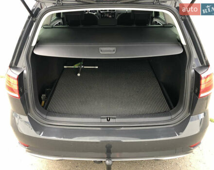 Серый Фольксваген Гольф, объемом двигателя 1.6 л и пробегом 299 тыс. км за 13000 $, фото 25 на Automoto.ua